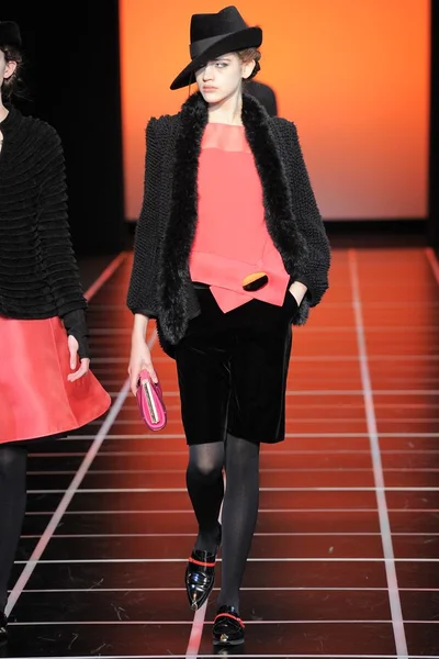 Look 30